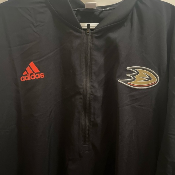 NWT Adidas Anaheim Ducks LS 1/4 Zip Black Orange GH5401 Sweatshirt Men's Size XL - Picture 2 of 6